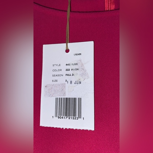 Bell Cuff Sheath Dress
Michael Kors - Picture 8 of 15